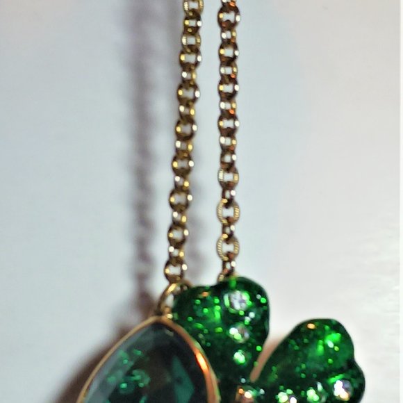 St. Patty's Day Necklace & Earring Set - Picture 3 of 6